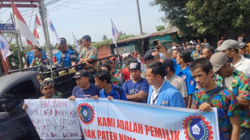Aksi Demontrasi F.SPTI – S.SPSI Kubu Kores Sirait Datangi Perusahaan Alfamidi Minta Untuk Kerja Bongkar Muat