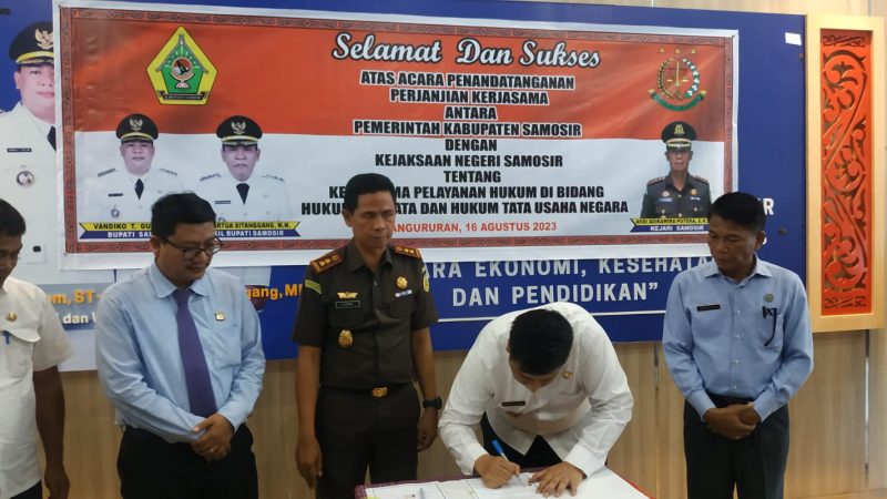 Pemkab Dan Kejari Samosir Teken Kerjasama Pelayanan Hukum