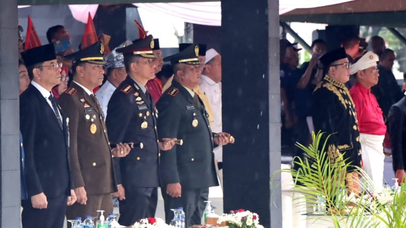Kapolrestabes Medan Hadiri Pengibaran Merah Putih di Lapangan Benteng