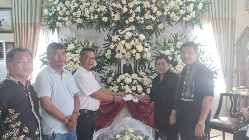 Mantan Anggota DPRD Langkat Agustinus Riza Kaban Berpulang, Ketua Pewarta Melayat ke Rumah Duka