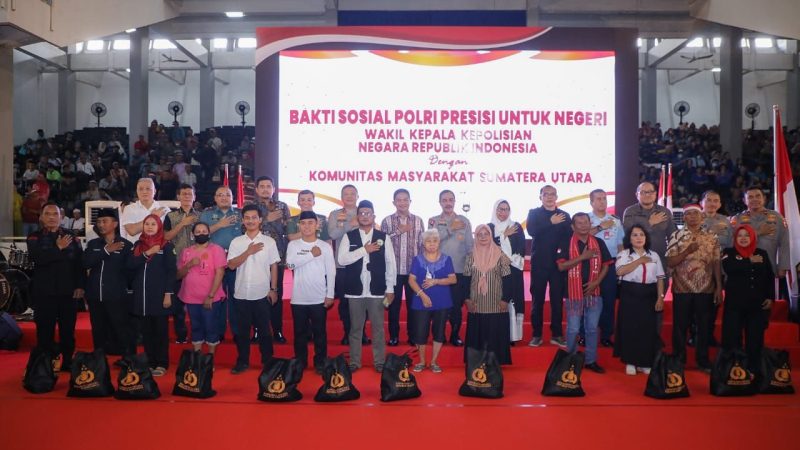 Bakti Sosial Polri Presisi Untuk Negeri, Wakapolri Bagikan 5000 Paket Sembako