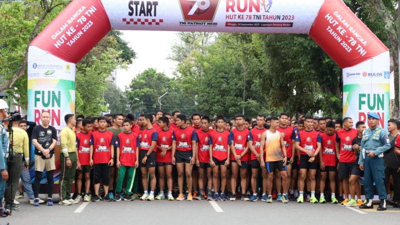 Prajurit Yonmarhanlan I Ikuti Fun Run HUT TNI Ke 78