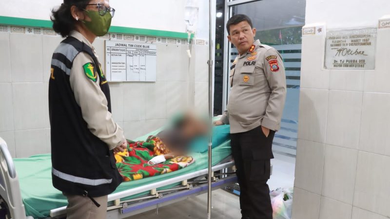 Korban dianiaya Tante, dibawa Polres Simalungun ke Rumah Sakit