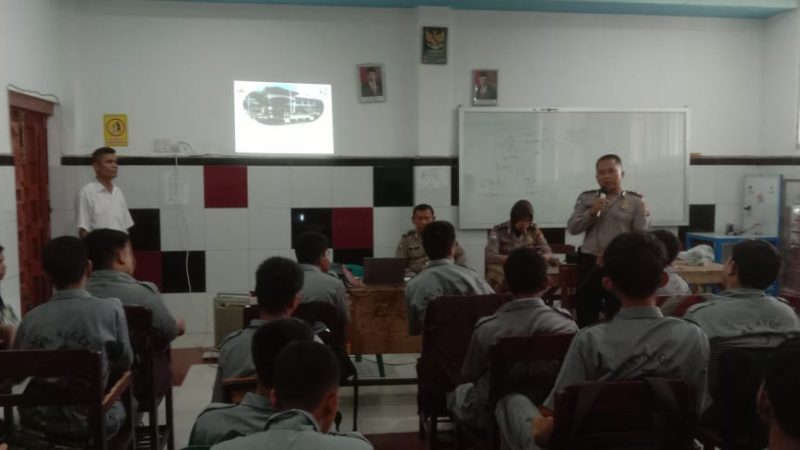 Sosialisasi Bahaya Narkoba, Polrestabes Medan Go To School di SMK Negeri 5