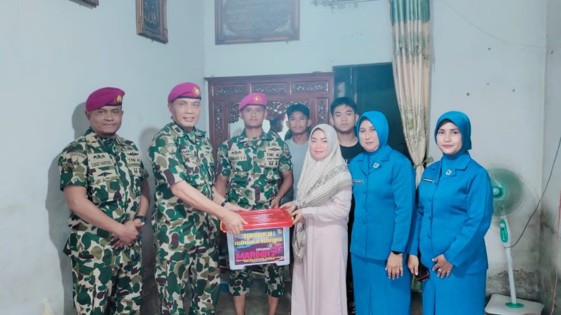 Sambut HUT Ke 78 Korps Marinir, Danyonmarhanlan I Beserta Seluruh Perwira Yonmarhanlan I Laksanakan Anjangsana Ke Warakawuri