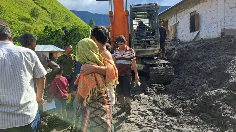 Banjir Melanda Kecamatan Harian Samosir