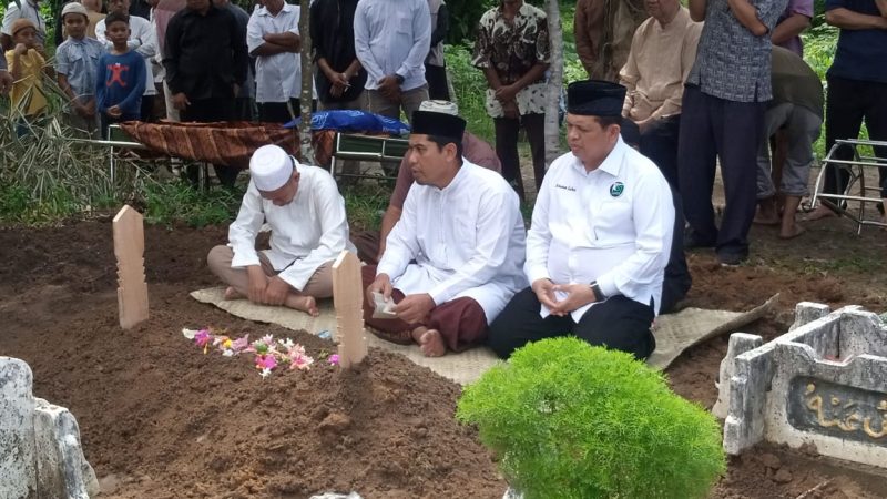 Ikhwan Lubis SH MH Hadiri Pemakaman Mantan Ketua PWI dan Wartawan Senior Batubara