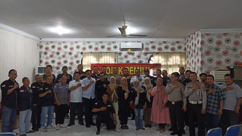 Polsek Medan Area Gelar Pojok Pemilu di Kantor Camat Medan Area