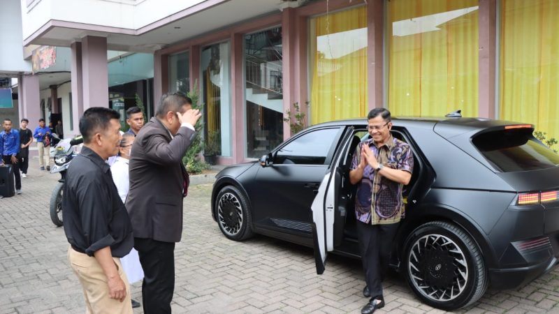 Kapolrestabes Medan Hadiri Undangan Open House Uskup Agung Mgr Kornelius Sipayung