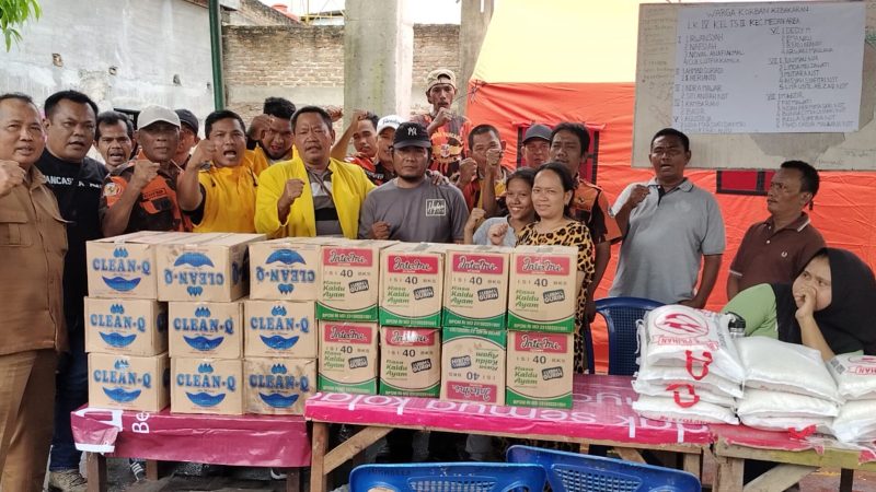 Ketua Partai Golkar Medan Bersama PAC PP Medan Area Bantu Korban Kebakaran