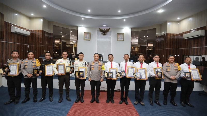 Enam Personil Polres Pelabuhan Belawan Raih Penghargaan dari Kapolda Sumut