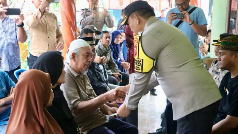 Kapolres Pelabuhan Belawan Sampaikan Rasa Duka Cita dan Komitmen Tuntasnya Penyelidikan Pasca Tawuran