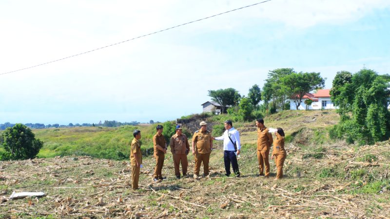 Bupati Samosir Bersama Ketua Pengadilan Negeri Balige Tinjau Lokasi Pembangunan