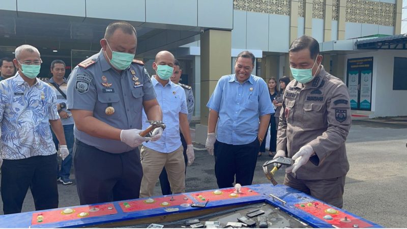 Bersama Kajari Binjai,Kalapas Binjai Musnahkan Barang Bukti