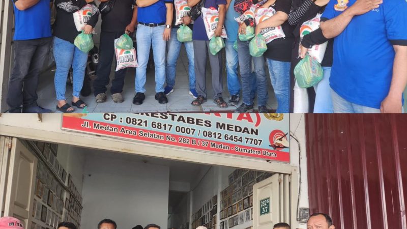 Jumat Barokah, Ketua Pewarta Berbagi Sembako kepada Janda dan Duda