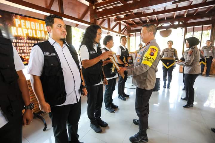 Bekuk 3 Pelaku Pembakar Mobil Wartawan, Kompol Bayu terima Penghargaan Kapolda Sumut
