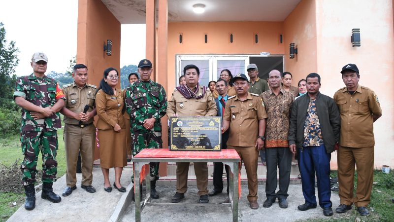Pemkab Samosir Bagikan Pupuk Untuk Petani Desa Pardomuan I Dan Huta tinggi