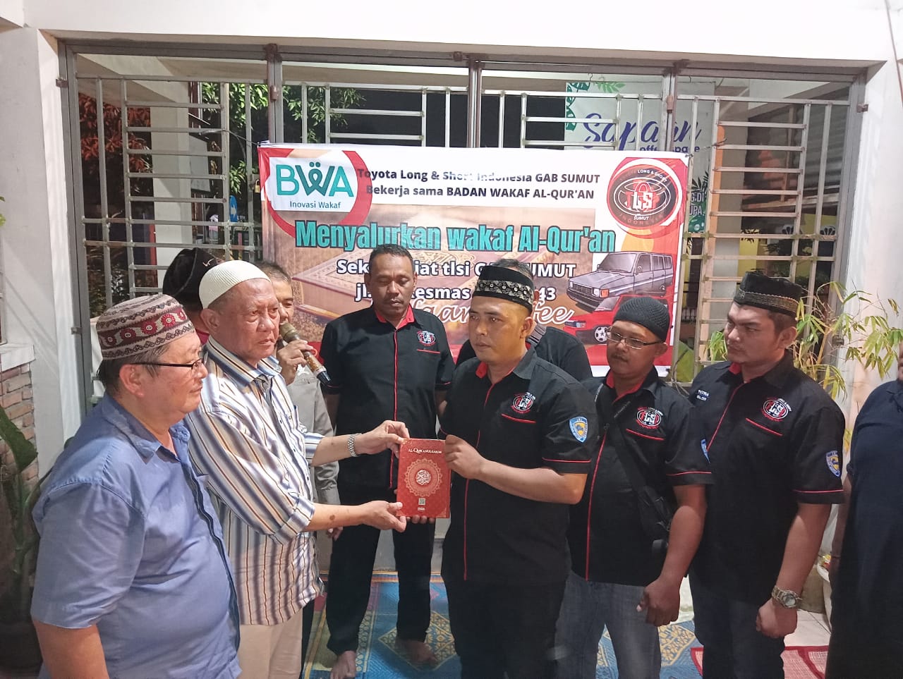 Toyota Long Short Indonesia Gab Sumut Terima 300 Al-Qur’an dari Badan Wakaf Al-Qur’an ( BWA ) Pusat