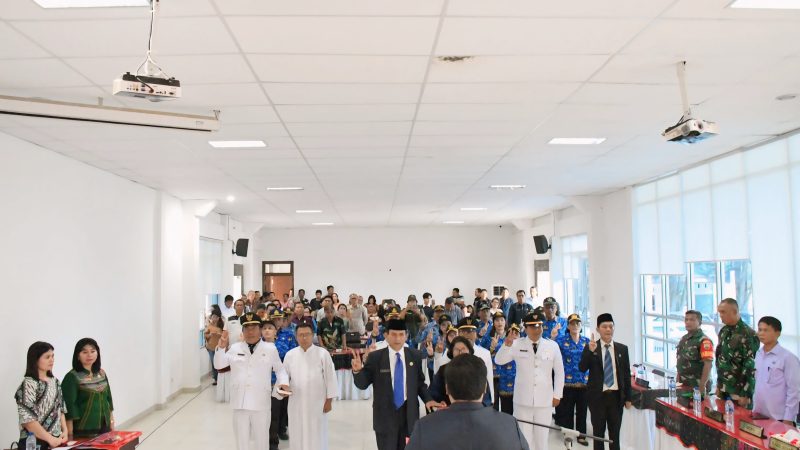 Bupati Melantik Pejabat Kabupaten Samosir