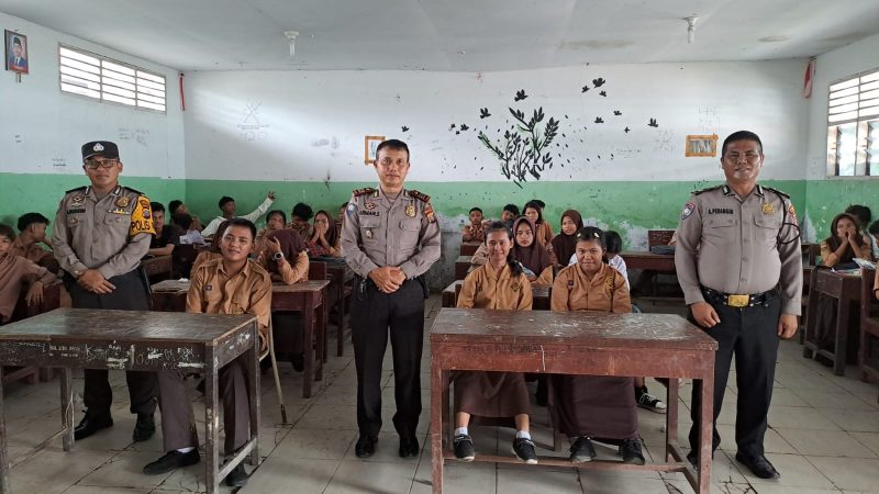 Sat Binmas Polres Pelabuhan Belawan Sosialisasikan Pencegahan Kenakalan Remaja di SMA Swasta Nurani Belawan
