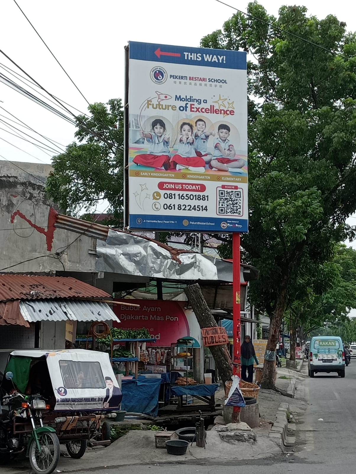 Perwal Kota Medan ( UU ) No.38 Tahun 2004 Tentang Trotoar Ter-Abaikan di Medan Selayang