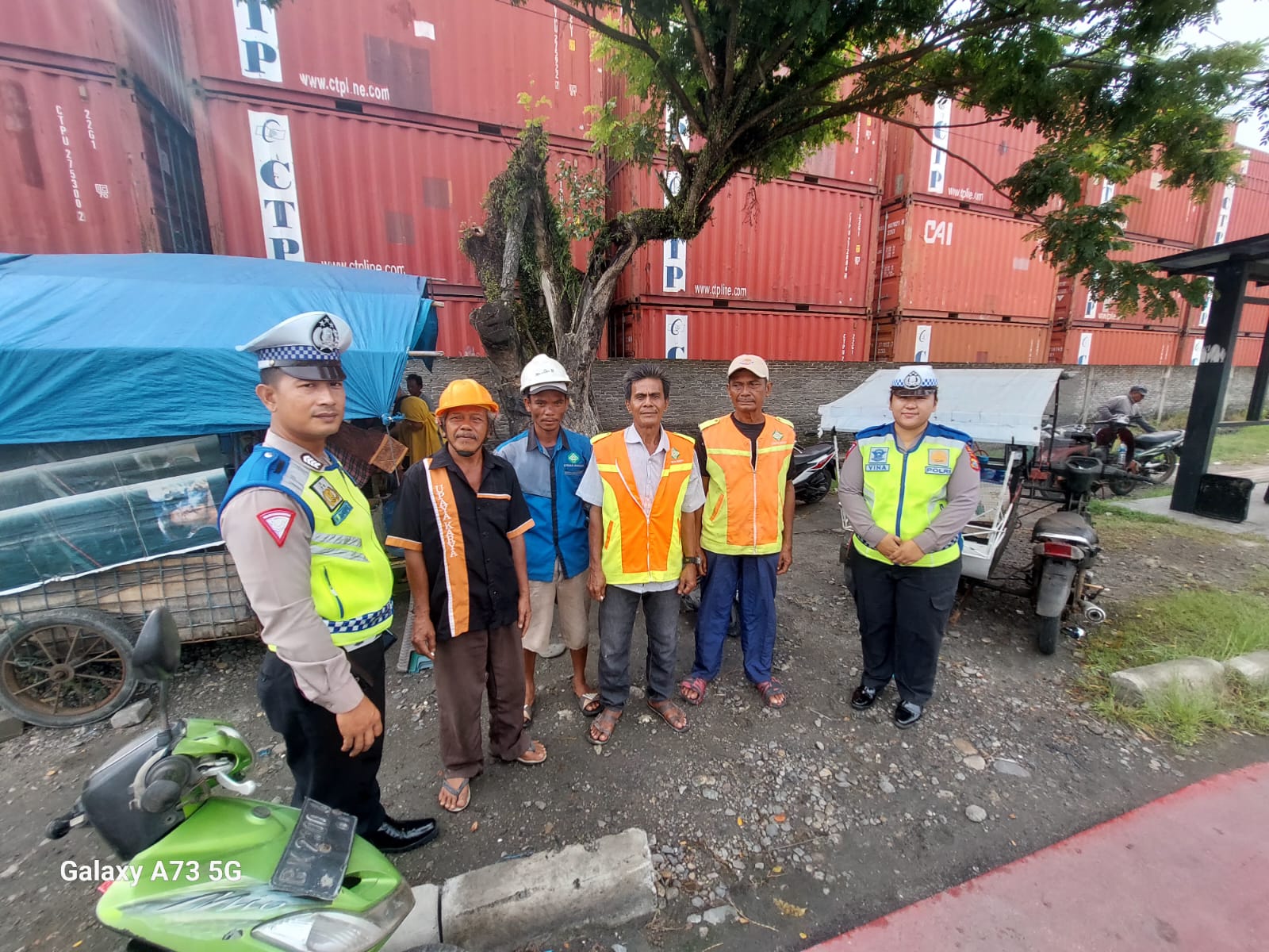 Sat Lantas Polres Pelabuhan Belawan Sosialisasikan Keselamatan Berkendara di Jalan Stasiun