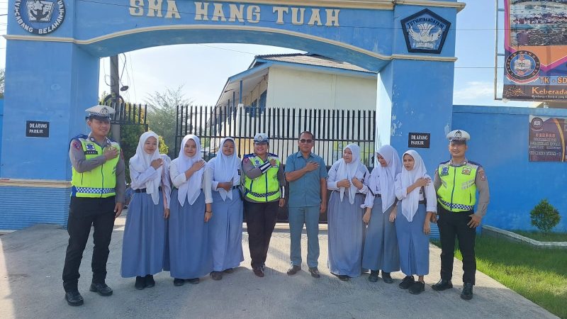 Sat Lantas Polres Pelabuhan Belawan Sosialisasi Keselamatan Lalu Lintas di SMA Hang Tuah