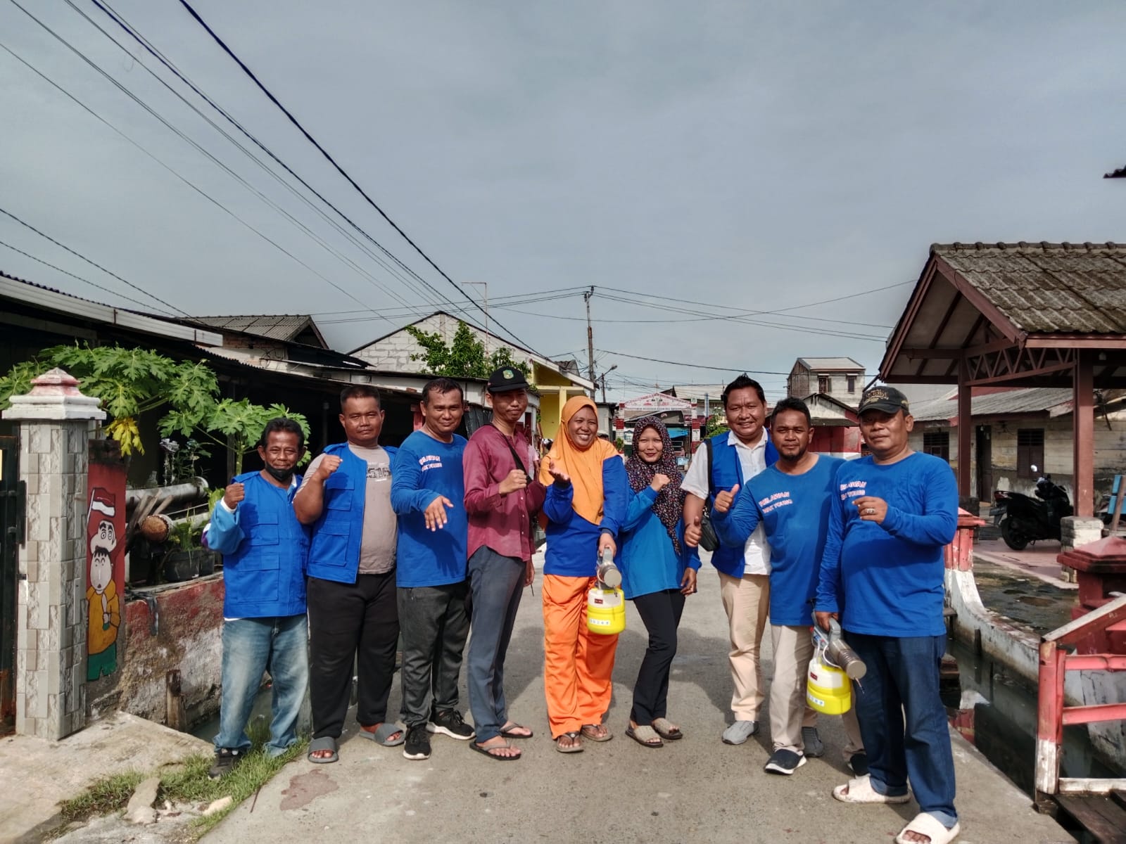 Antisipasi Demam Berdarah, Relawan Wak Young Gelar Fogging Di Kelurahan Bagan Deli