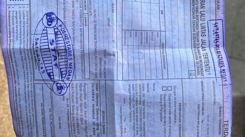 Oknum Satlantas Polrestabes Medan Paksa Pengendara Sepmor Bayar Pajak STNK