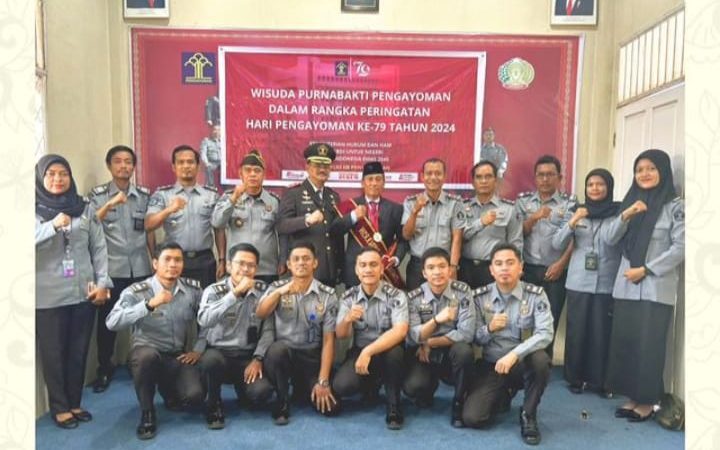 Peringati Hari Pengayoman Ke-79, Pegawai Purnabakti Lapas Kelas IIB Panyabungan Kanwil Kemenkumham Sumut Ikuti Prosesi Wisuda