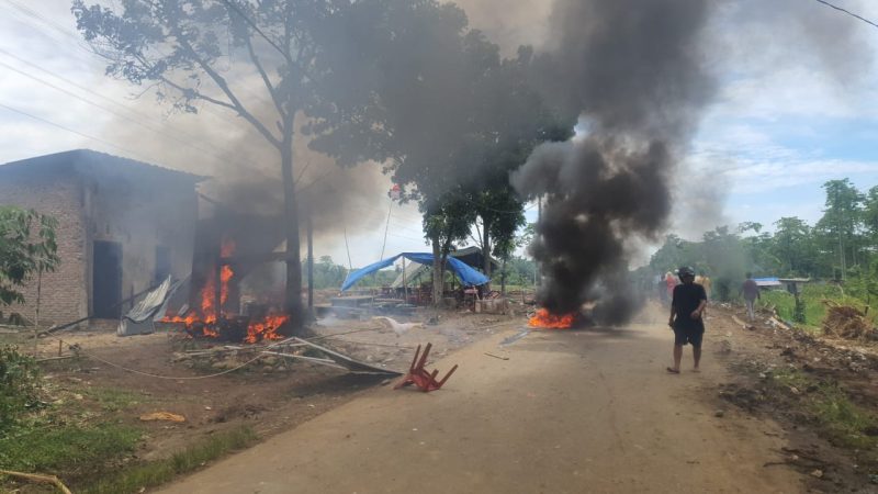 Puluhan Gengmotor Berkelewang Ancam Warga dan Hancurkan Angkot di Selambo