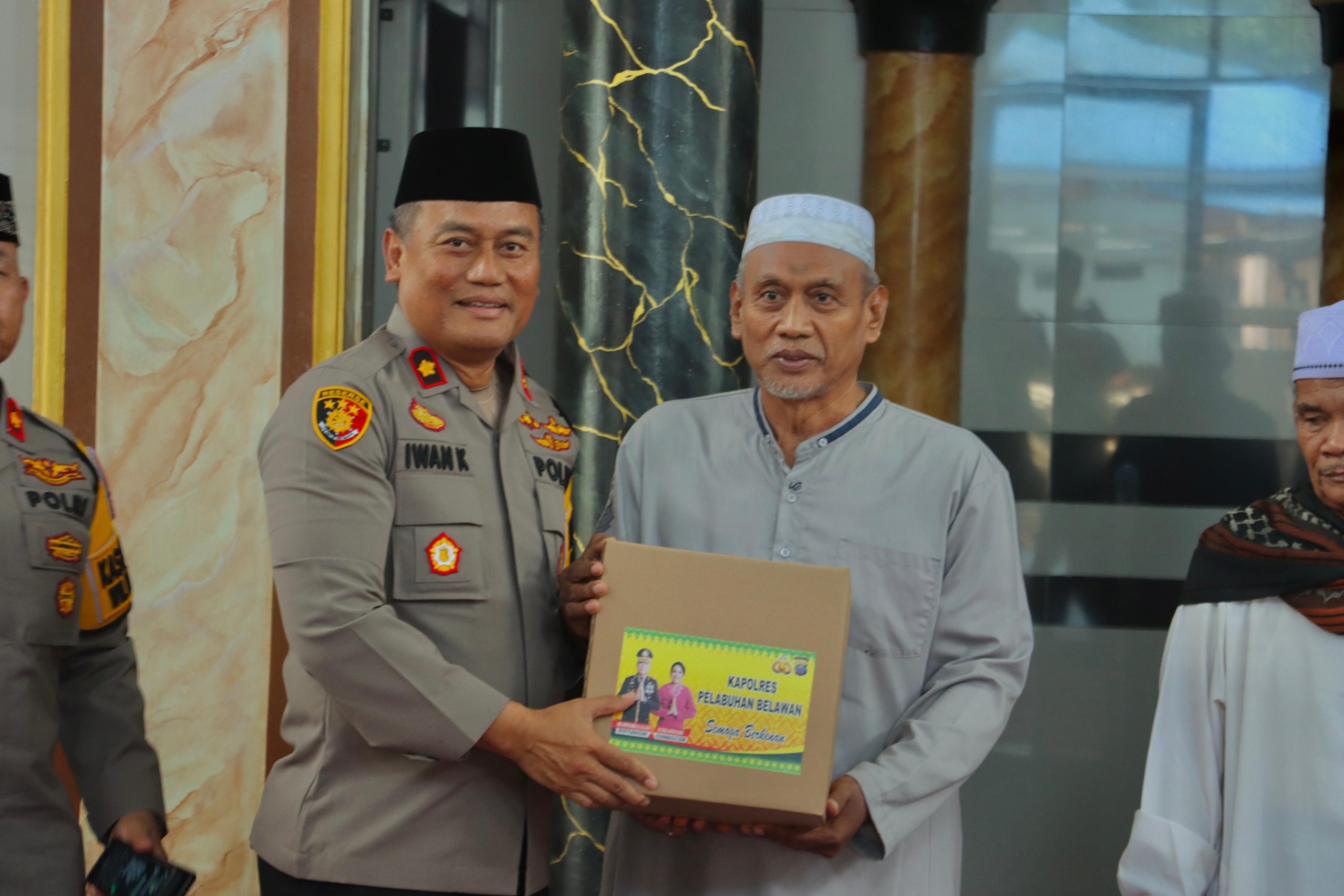 Polres Pelabuhan Belawan Gelar Kegiatan “Jumat Curhat” di Mesjid Al Ikhwan Kel. Labuhan Deli