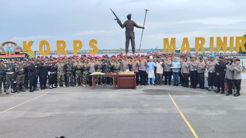Do’a Bersama dan Pemotongan Tumpeng Warnai Acara HUT Ke-79 Korps Marinir di Yonmarhanlan I