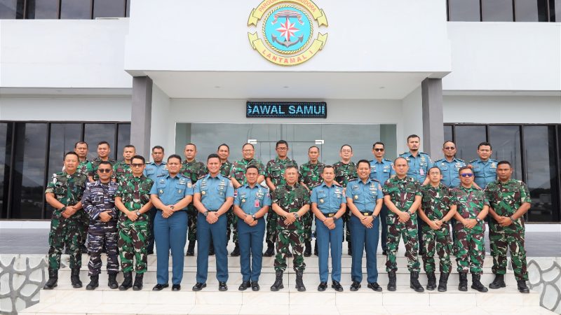Danyonmarhanlan I Hadiri Rapat Staf Dan Komandan Jajaran