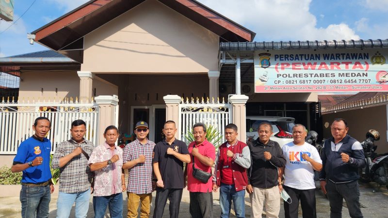 Jumat Barokah Penuh Berkah, Ketua Pewarta : Tetap Jalin Kebersamaan dan Kemitraan
