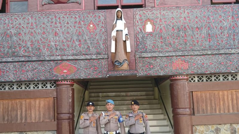 Polda Sumut dan Polres Samosir, Sukseskan Ibadah dan Kegiatan Wisata Pergantian Tahun 2024-2025