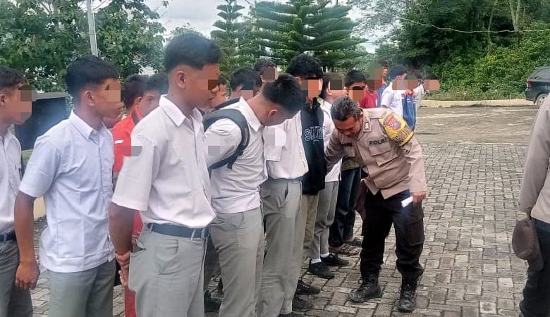 Polsek Palipi Samosir Tindak 21 Siswa Pembolos