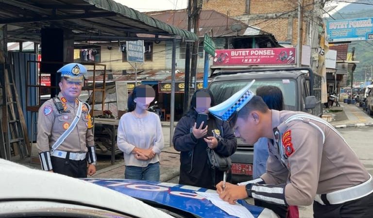 Satlantas Polres Samosir Gelar Pengaturan Arus Lalu Lintas