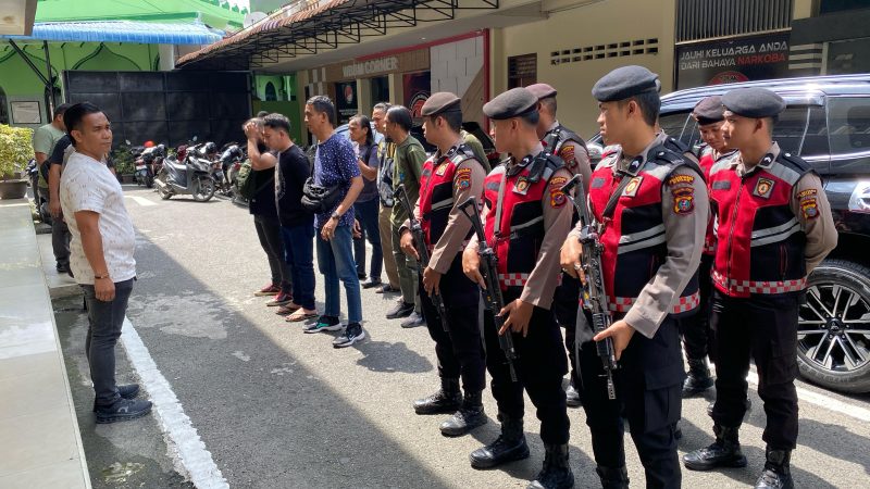 Gerebek Markas Narkoba Kampung Lalang, Bandar, Kurir, hingga Pemakai Diringkus Polisi