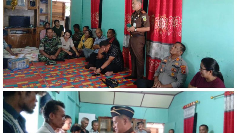 Kejaksaan Negeri Samosir Kunjungi Keluarga Korban Tenggelam di Onan Runggu