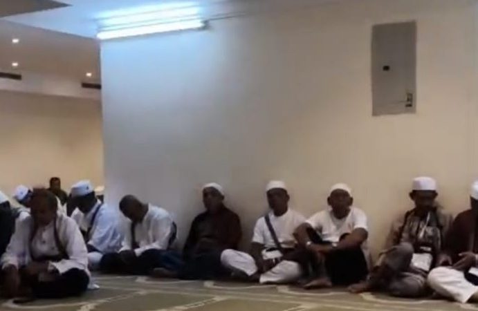Jemaah Haji Kloter 09,13 dan 16 KNO Laksanakan Sholat Gaib