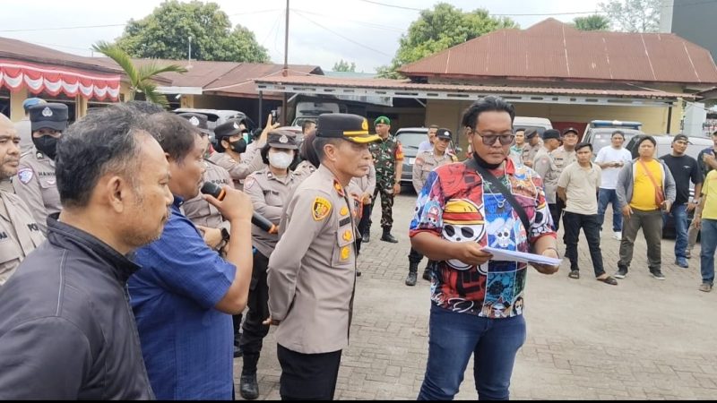 Polsek Pancur Batu Sambut Aksi Unjuk Rasa Damai dari Aliansi Masyarakat Kabupaten Deli Serdang Dengan Humanis