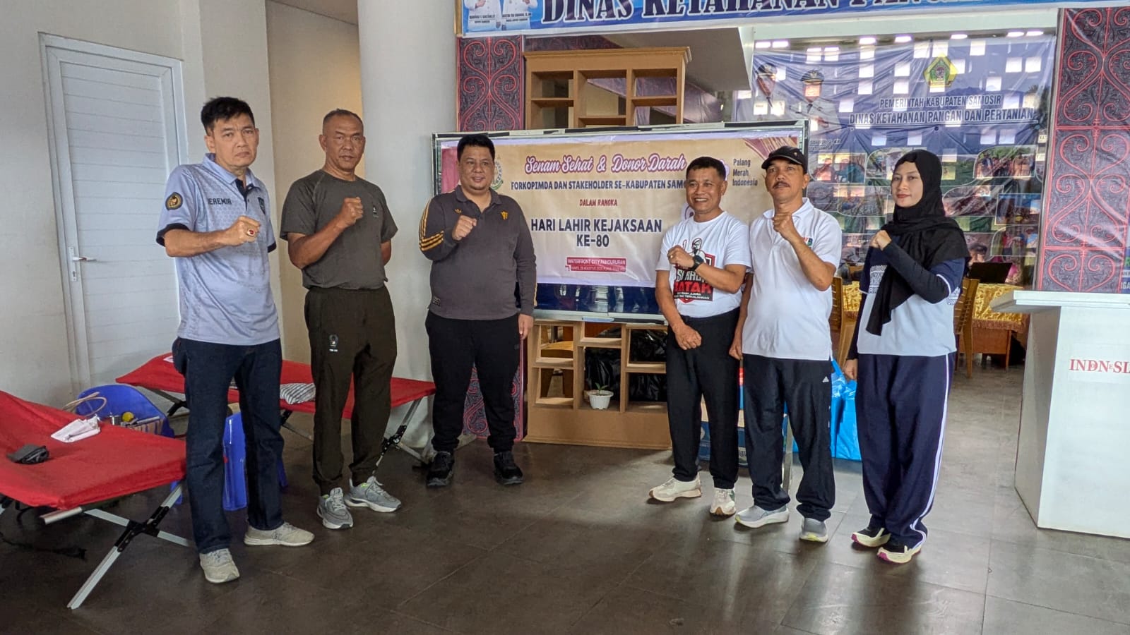 Kejari Samosir Gelar Senam Bersama dan Donor Darah dalam Rangka HUT Kejaksaan ke-80
