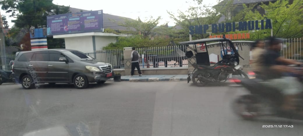 Kendaraan Plat Merah: Kepresidenan atau Keprivatan?