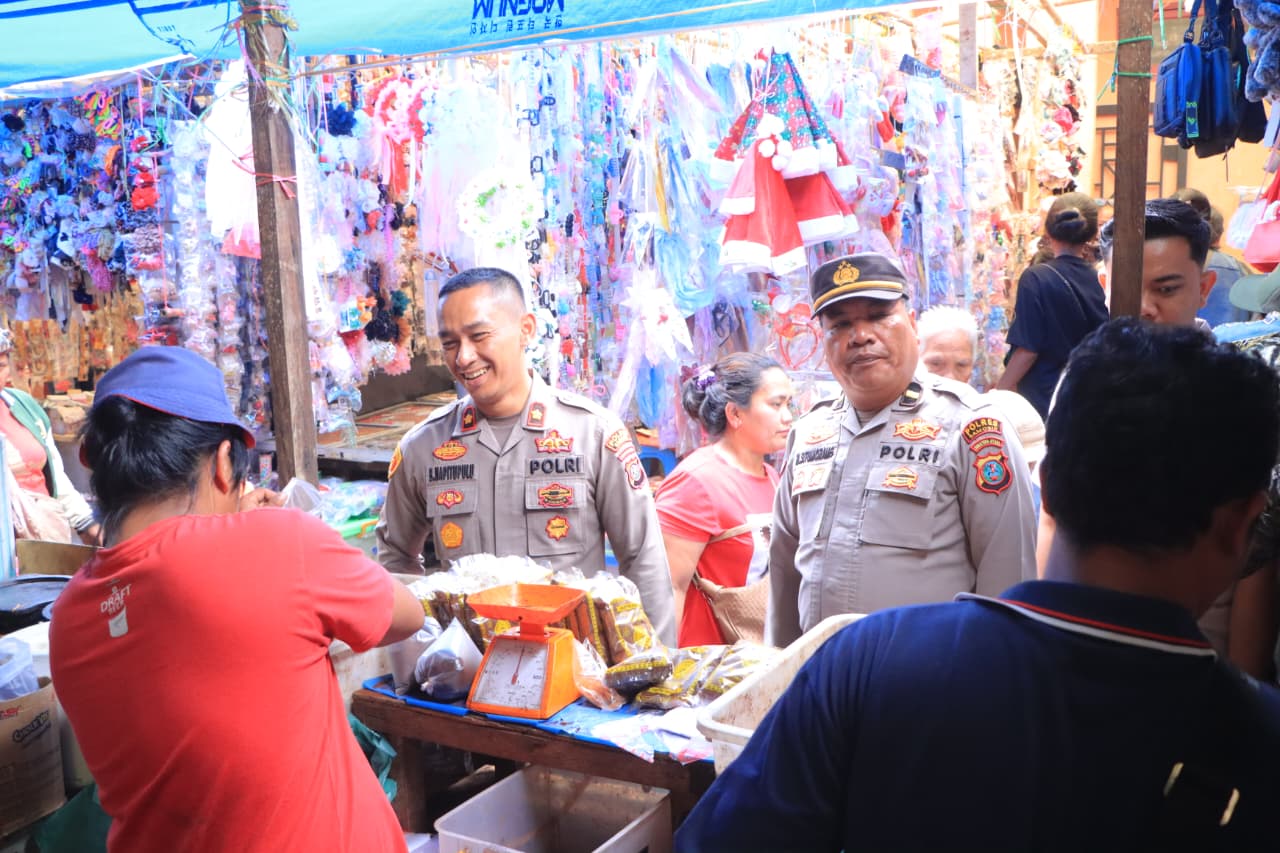 Polres Samosir dan Pemkab Samosir Pantau Harga Pasar Jelang Natal dan Tahun Baru