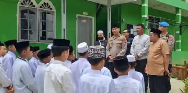 Kapolres Tanah Karo Motivasi Santri : Siapkan Diri Jadi Pemimpin Masa Depan