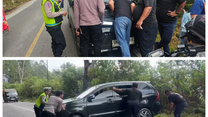 Polisi Samosir Tunjukkan Kesigapan, Bantu Mobil Mogok di Perbukitan Tele