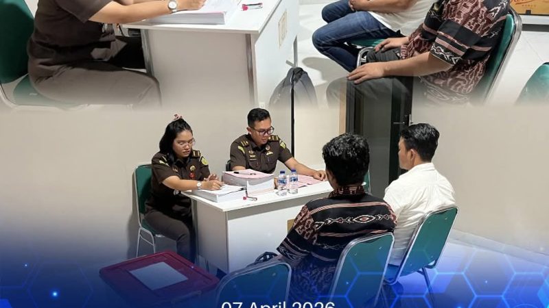 Kejaksaan Samosir Serahkan Tersangka Korupsi Bantuan Bencana Alam kepada Penuntut 