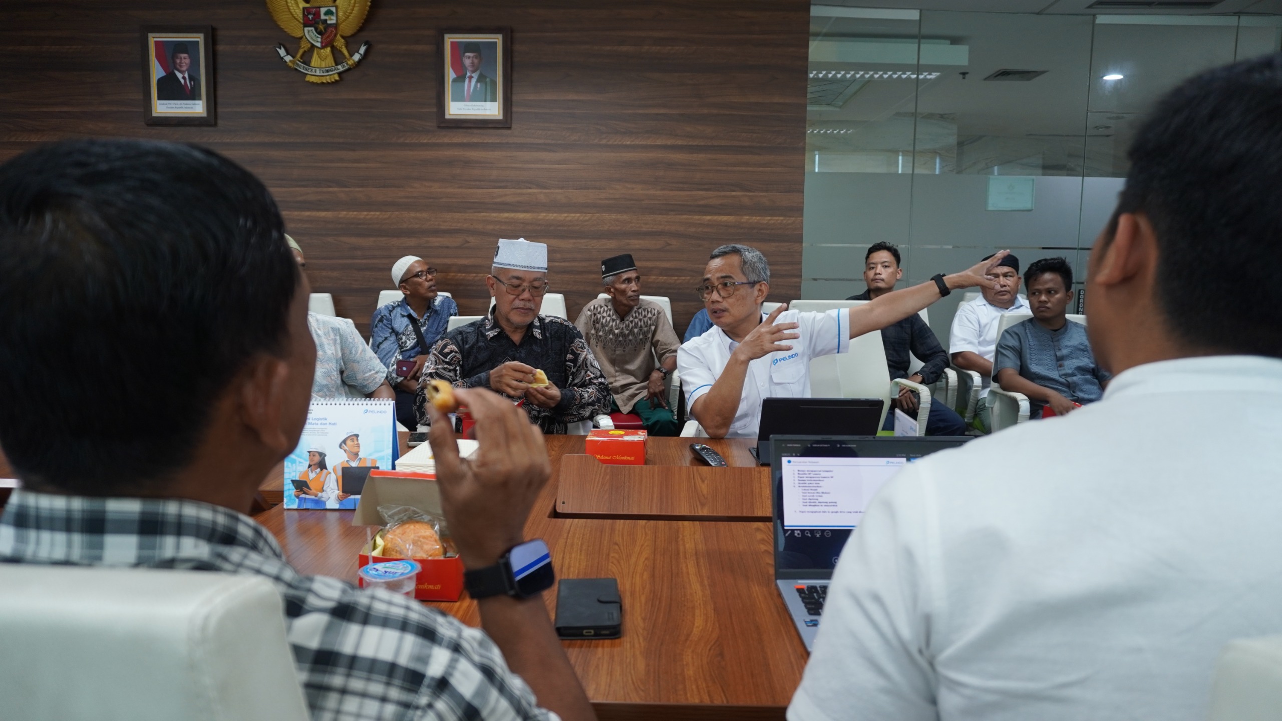 Perkuat Kepedulian Sosial di Momentum Idul Adha, Pelindo Regional 1 Gandeng 33 BKM Masjid Belawan dan Sekitarnya Salurkan Hewan Kurban