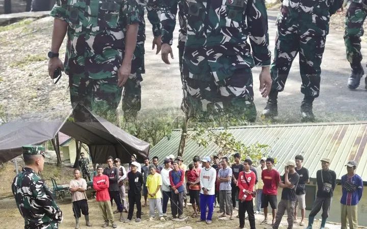 Prajurit Pasmar 1 Gelar Bakti Sosial Saat Latihan Tempur